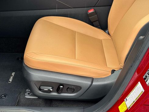Used 2025 Lexus RX 350 Premium w/ Accessory Package (Z1) FWD image 21