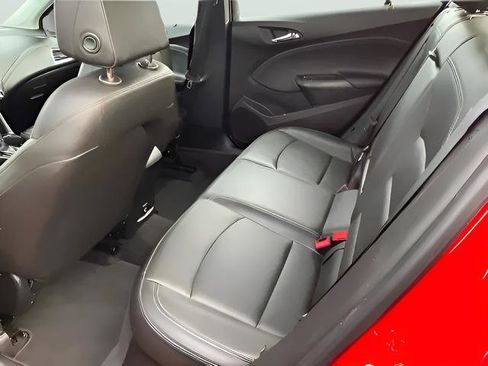 Used 2019 Chevrolet Cruze Premier FWD image 10