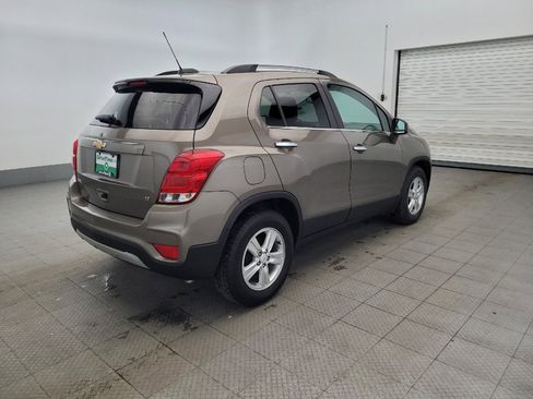 Used 2020 Chevrolet Trax LT w/ LT Convenience Package FWD image 9