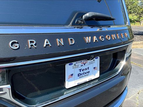 Used 2023 Jeep Grand Wagoneer L Series III image 8