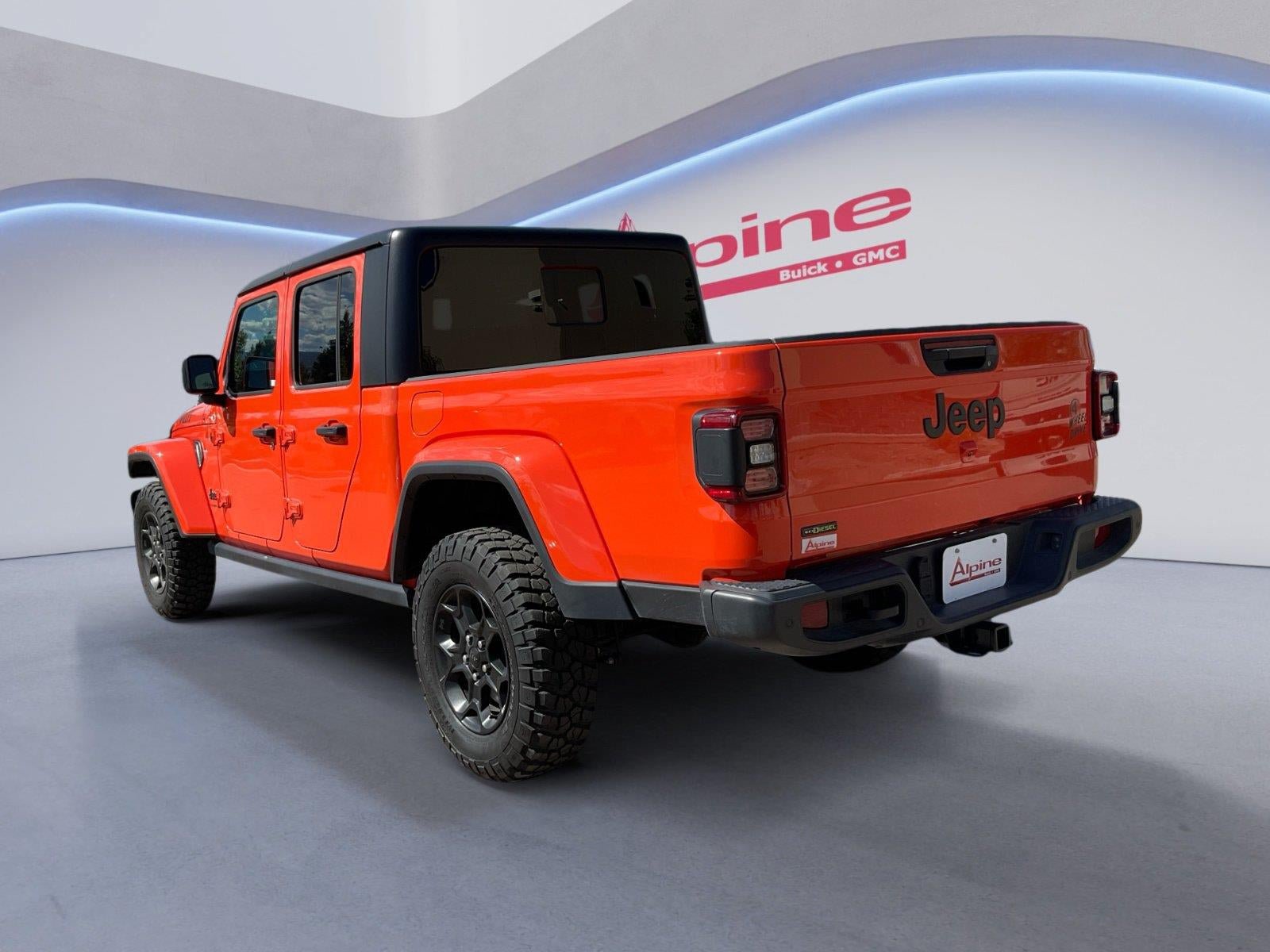 Used 2023 Jeep Gladiator Sport AWD/4WD image 3