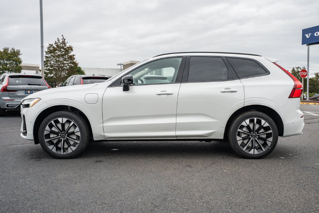 New 2027 Volvo XC60 T8 Plus AWD/4WD image 4
