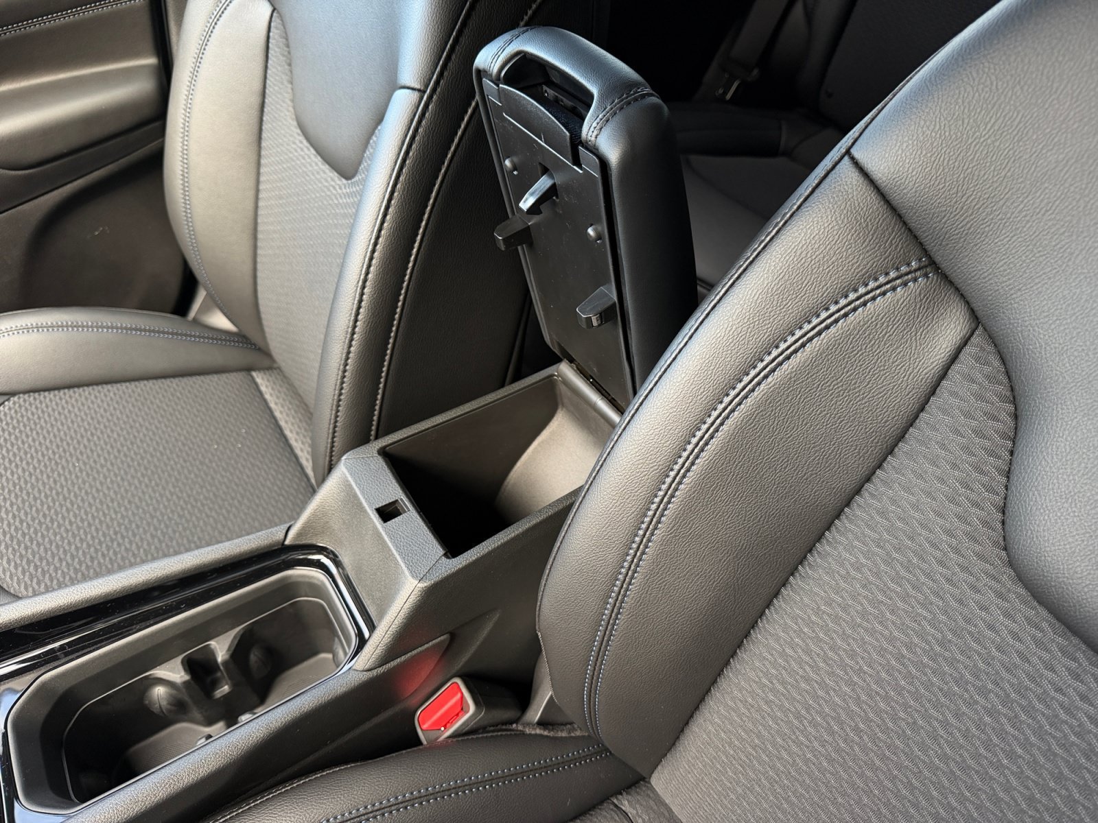 New 2026 Jeep Compass Latitude AWD/4WD image 39
