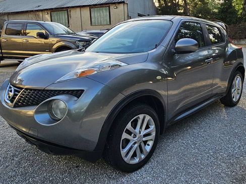 Used 2011 Nissan Juke SV FWD image 1