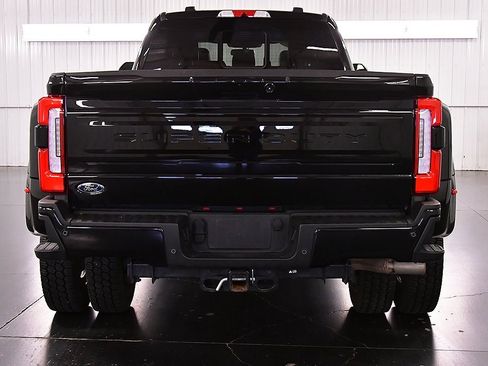 Used 2025 Ford F450 Platinum w/ FX4 Off-Road Package image 6