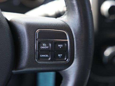 Used 2014 Jeep Compass Latitude w/ Sun/Sound Group image 21