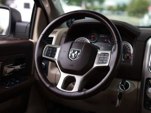 Used 2018 RAM 1500 Laramie AWD/4WD image 32