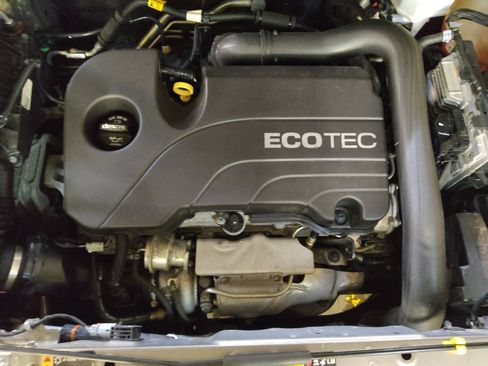 Used 2018 Chevrolet Equinox LT image 30