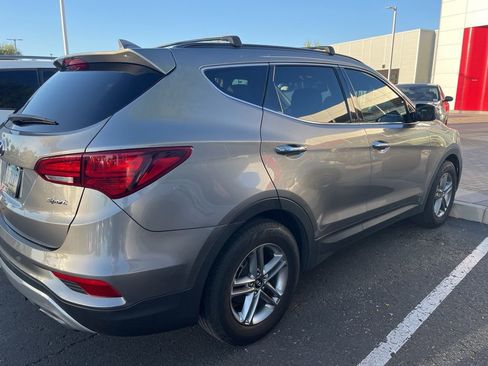 Used 2017 Hyundai Santa Fe Sport image 4