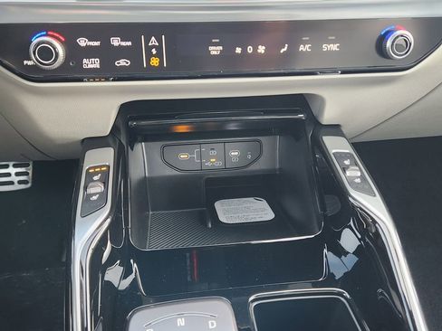 New 2026 Kia Sorento SX Prestige image 25