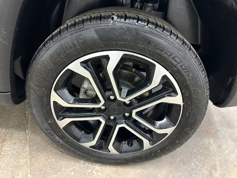 Certified 2024 Jeep Compass Limited AWD/4WD image 33