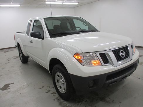 Used 2016 Nissan Frontier S RWD image 1