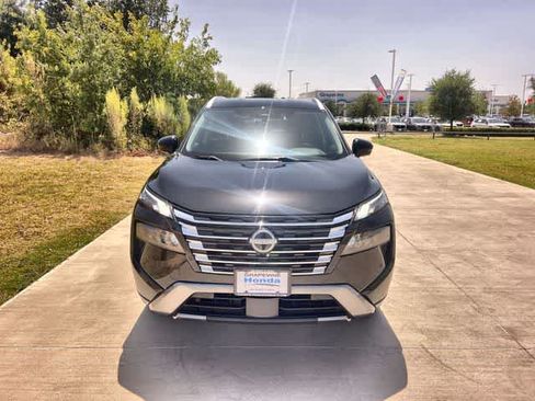 Used 2024 Nissan Rogue SL FWD image 7