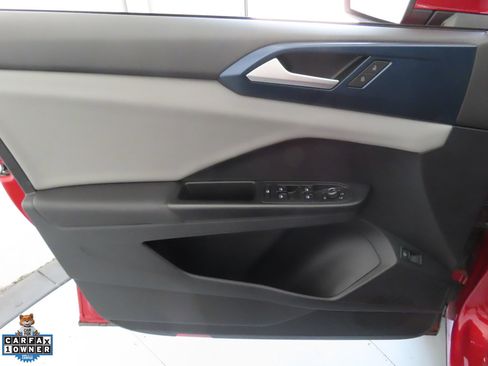 Used 2022 Volkswagen Taos SE FWD image 10