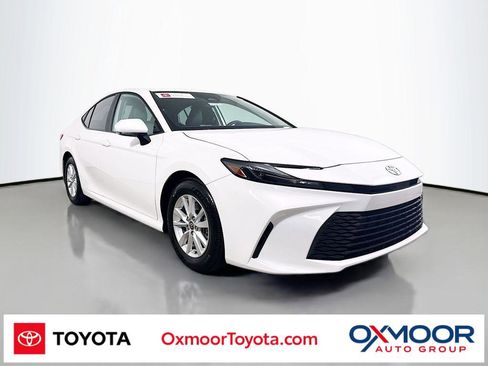 Used 2025 Toyota Camry LE FWD image 1