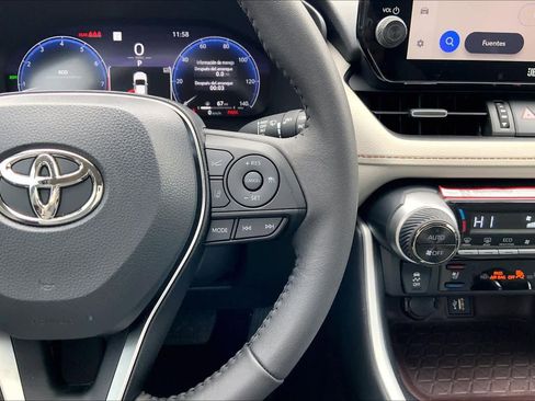 Used 2025 Toyota RAV4 Limited image 24