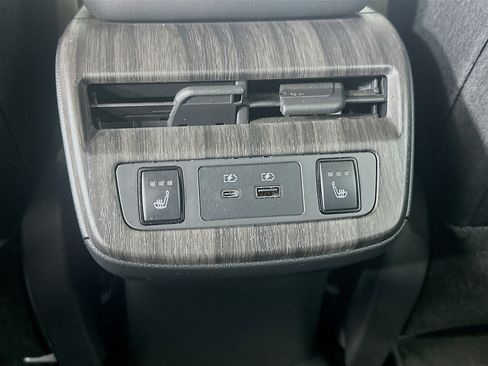 Used 2023 Nissan Ariya FWD image 27