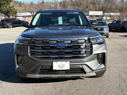 New 2026 Ford Explorer Active w/ Active Comfort Package RWD image 2