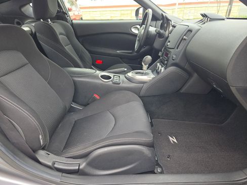 Used 2016 Nissan 370Z Coupe image 25