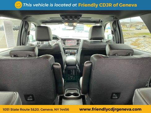 Used 2023 Dodge Durango GT image 12