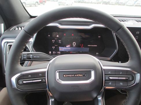 New 2026 GMC Canyon Denali AWD/4WD image 14