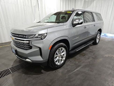 Used 2023 Chevrolet Suburban Premier AWD/4WD image 32