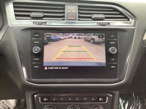 Used 2020 Volkswagen Tiguan SE AWD/4WD image 20