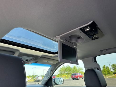 Used 2016 Chevrolet Tahoe LTZ AWD/4WD image 7