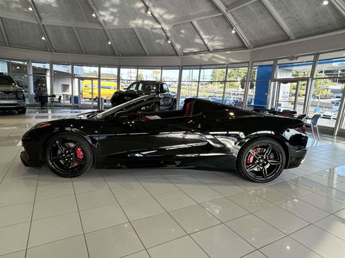 Used 2023 Chevrolet Corvette Stingray Preferred Conv w/ Z51 Performance Package RWD image 4