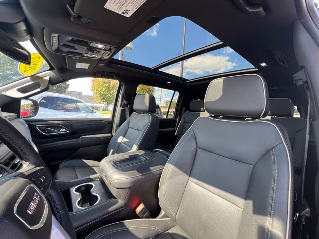 Used 2023 GMC Yukon XL SLT w/ SLT Premium Package AWD/4WD image 30
