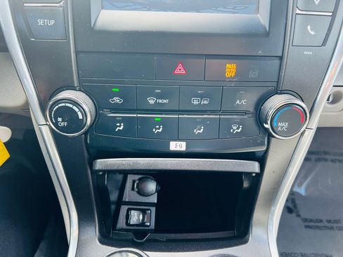 Used 2017 Toyota Camry LE image 26