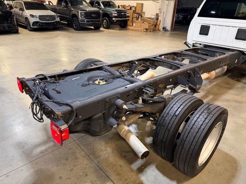 Used 2018 RAM 5500 Tradesman image 42