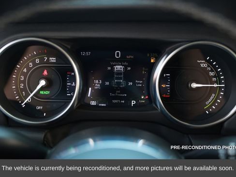 Used 2022 Jeep Wrangler Unlimited Sahara w/ Cold Weather Group image 16