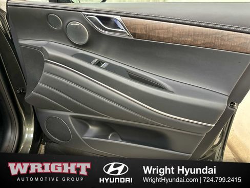 Certified 2025 Genesis GV80 2.5T Prestige image 17