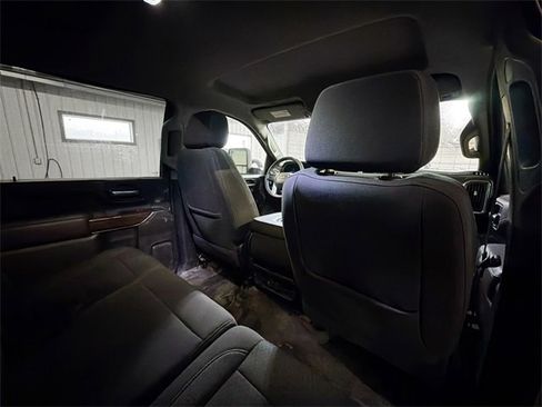 Used 2022 GMC Sierra 2500 SLE w/ SLE Value Package; image 11