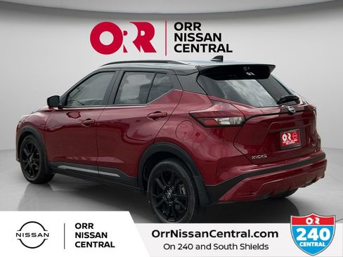 Used 2023 Nissan Kicks SR w/ SR Premium Package FWD image 7