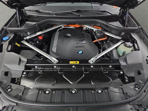 New 2026 BMW X5 xDrive50e w/ Executive Package image 30
