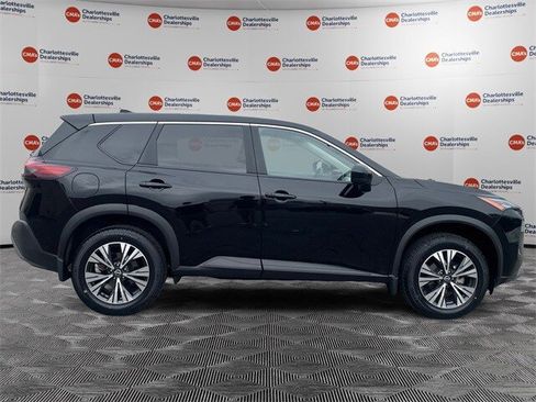 Used 2023 Nissan Rogue SV image 6