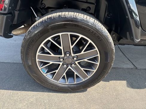 Certified 2022 Jeep Wrangler Unlimited Sahara image 34