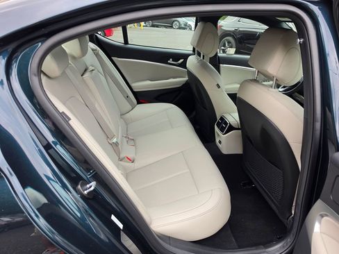 Used 2025 Genesis G70 2.5T AWD/4WD image 11