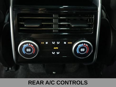 Used 2024 Land Rover Range Rover SE AWD/4WD image 37