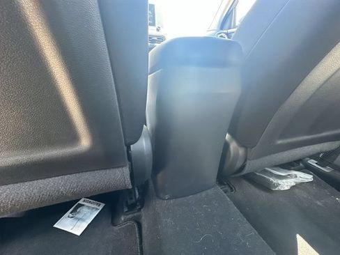 Used 2022 Hyundai Kona SE FWD image 23