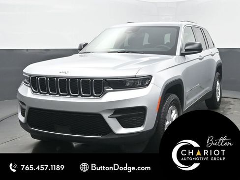 Used 2025 Jeep Grand Cherokee Laredo image 1