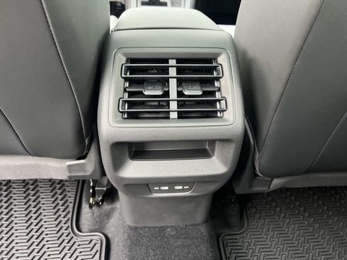 New 2026 Volkswagen Tiguan SE R-Line FWD image 22