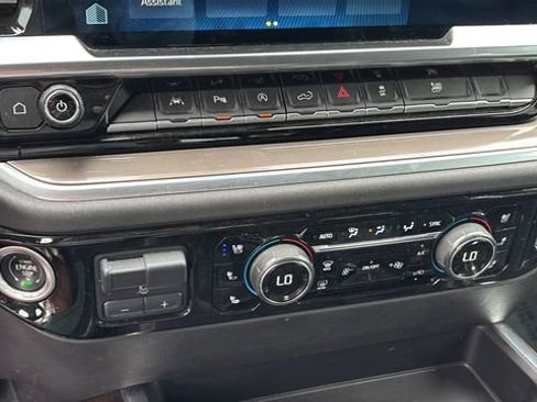Used 2022 Chevrolet Silverado 1500 High Country w/ High Country Premium Package AWD/4WD image 31