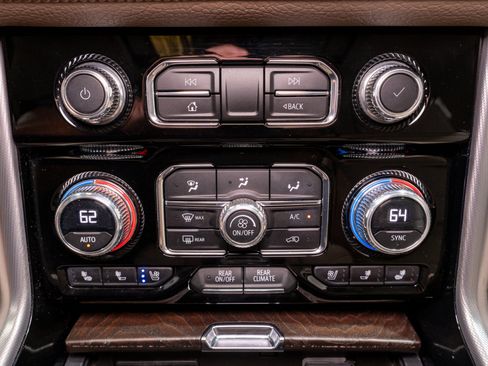 Used 2023 GMC Yukon Denali AWD/4WD image 23