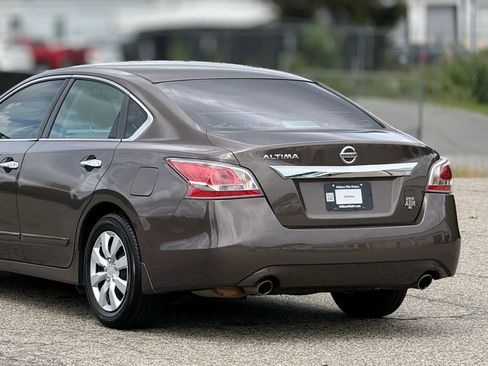 Used 2015 Nissan Altima 2.5 S FWD image 16
