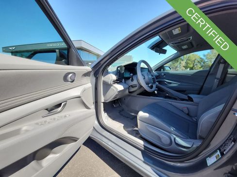 Used 2025 Hyundai Elantra Sport FWD image 10