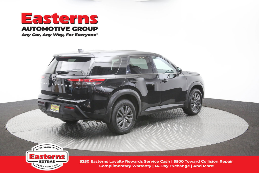 Used 2024 Nissan Pathfinder S AWD/4WD image 39
