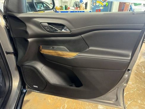 Used 2019 GMC Acadia Denali w/ Technology Package AWD/4WD image 27